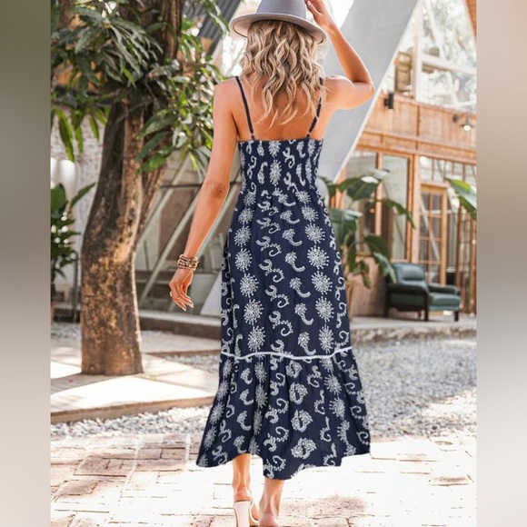 Simplee Allover Print Ruffle Hem Cami Dress Blue White XL - Picture 3 of 13